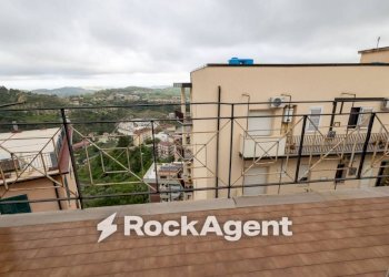 Terrazzo - Three-room apartment via Francesco Cilea, 38, Catanzaro - photo 4