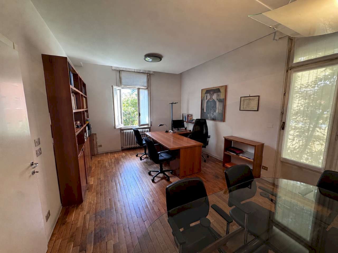 stanza ufficio - Office viale Giosuè Carducci, Bologna (neighborhood Centro Storico) - photo 1