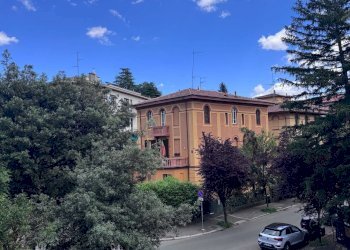vista dal balcone  zona pranzo - Appartamento via Gandino, Bologna (zona Colli) - foto 11