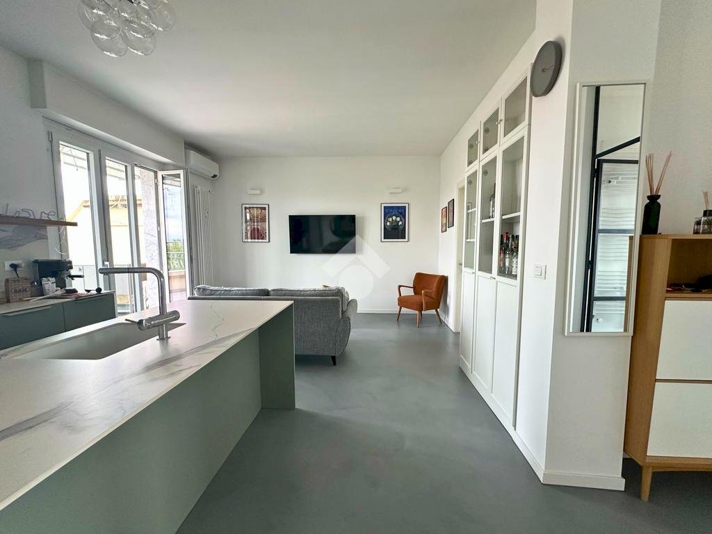 Attic Corso Regina, Torino (neighborhood San Donato) - photo 2