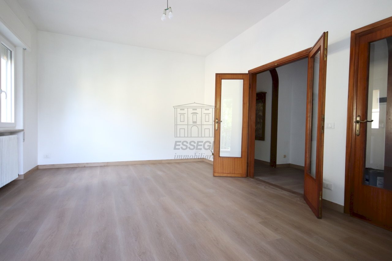 Appartamento in vendita a Lucca con 3 camere (21). - Appartamento Via del Ghiselli 105, Lucca - foto 2