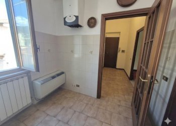 lato k.ta - Trilocale La Spezia - foto 2
