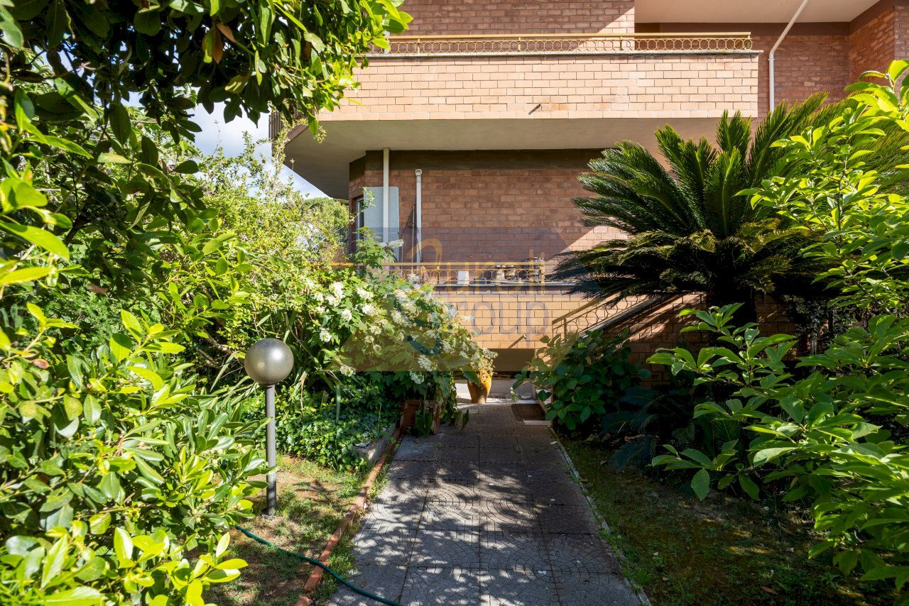 Villino - Casa indipendente Via Sofocle, Roma (zona Axa) - foto 1