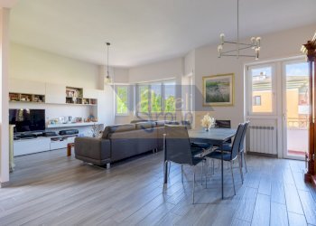 Salone doppio - Casa indipendente Via Sofocle, Roma (zona Axa) - foto 2