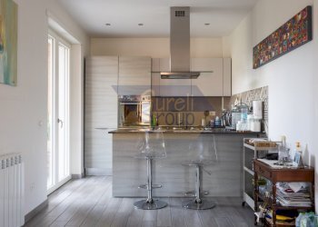 Cucina a vista - Casa indipendente Via Sofocle, Roma (zona Axa) - foto 13