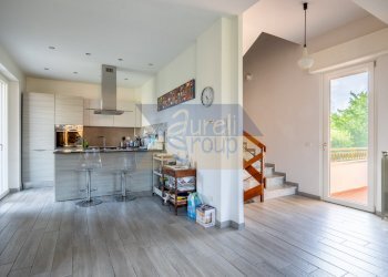 Cucina a vista - Casa indipendente Via Sofocle, Roma (zona Axa) - foto 14