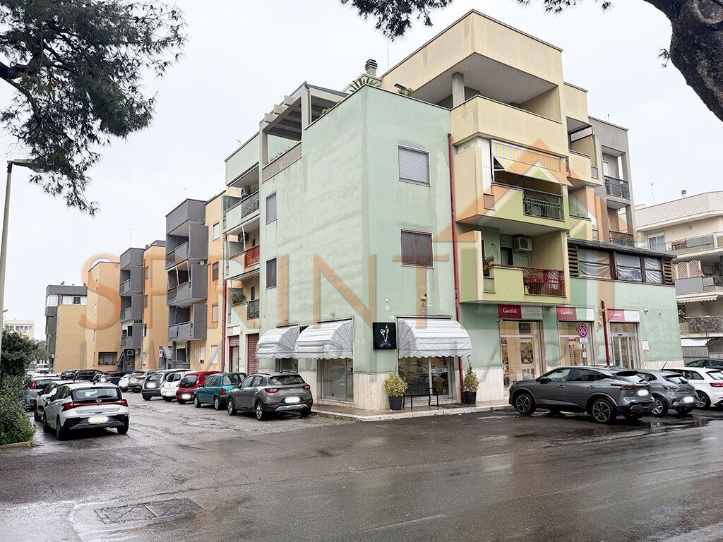 Esterno Lato Via Trieste - Four-room apartment Via Giuseppe di Vittorio 5, Monopoli - photo 2