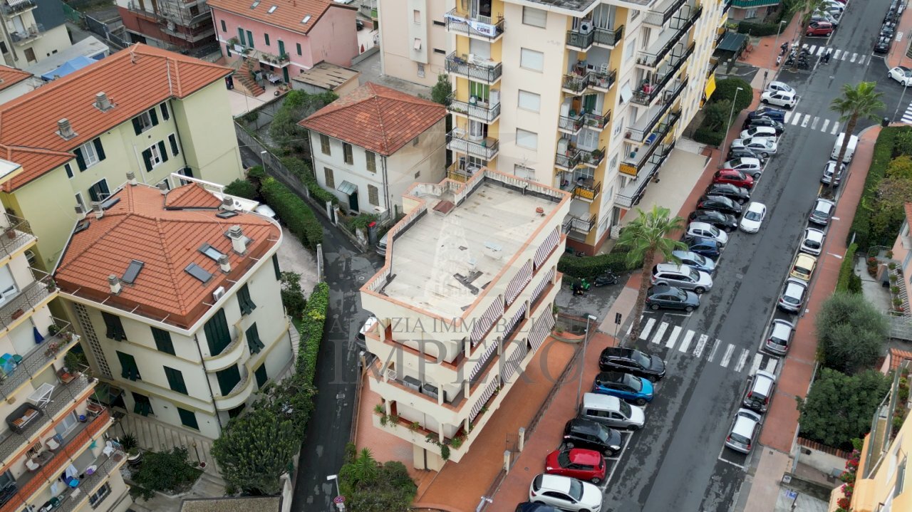 Locale Commerciale Via Papa Giovanni XXIII 1, Ventimiglia - foto 1