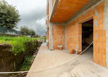 Via A.Manzoni snc (5) - Independent house Via Alessandro Manzoni 72, Valverde - photo 17