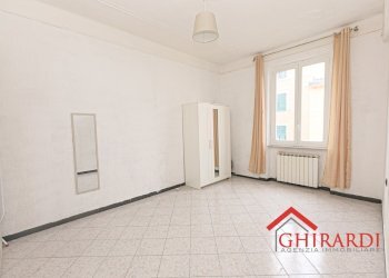 4.0 CAMERA 1.jpg - Four-room apartment VIA ANDREA DEL SARTO 26, Genova (neighborhood Sestri Ponente) - photo 12