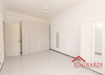 4.3 CAMERA 1.jpg - Four-room apartment VIA ANDREA DEL SARTO 26, Genova (neighborhood Sestri Ponente) - photo 15