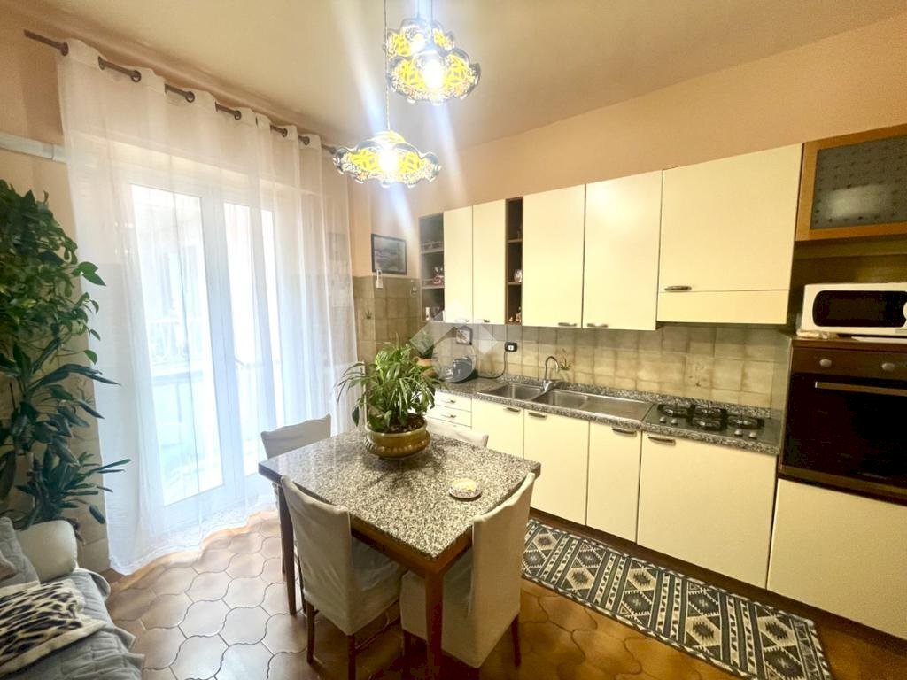 Four-room apartment Via antonio delbecchi, Imperia - photo 2