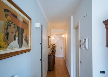 Three-room apartment Lungomare amerigo vespucci, Imperia - photo 15
