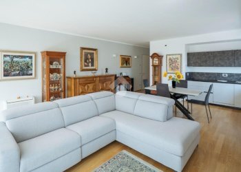 Three-room apartment Lungomare amerigo vespucci, Imperia - photo 24