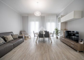 Three-room apartment Strada Antonio Zarotto, Parma (neighborhood Lubiana) - photo 3
