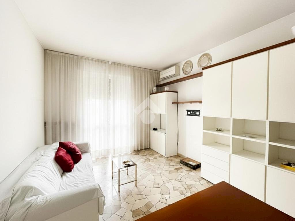 Two-room apartment Via della Liberazione, Peschiera Borromeo - photo 2