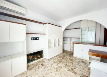 Two-room apartment Via della Liberazione, Peschiera Borromeo - photo 3