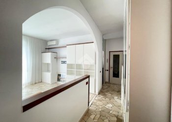 Two-room apartment Via della Liberazione, Peschiera Borromeo - photo 9