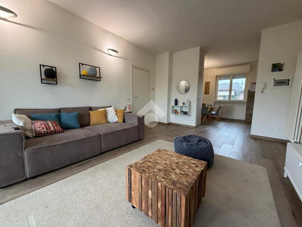 Three-room apartment Corso Europa, Pessano con Bornago - photo 3