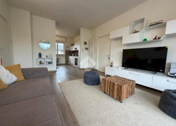 Three-room apartment Corso Europa, Pessano con Bornago - photo 2