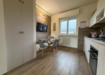 Three-room apartment Corso Europa, Pessano con Bornago - photo 6