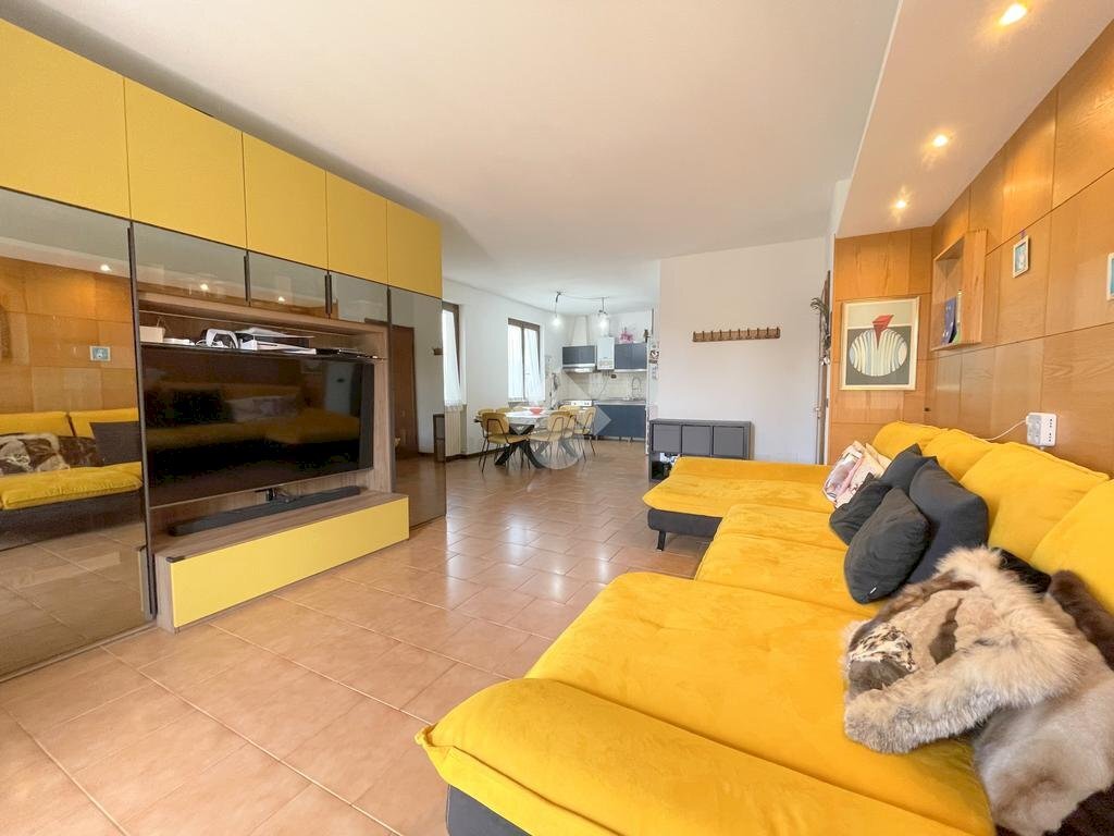 Three-room apartment Via pasubio, Cornaredo - photo 1