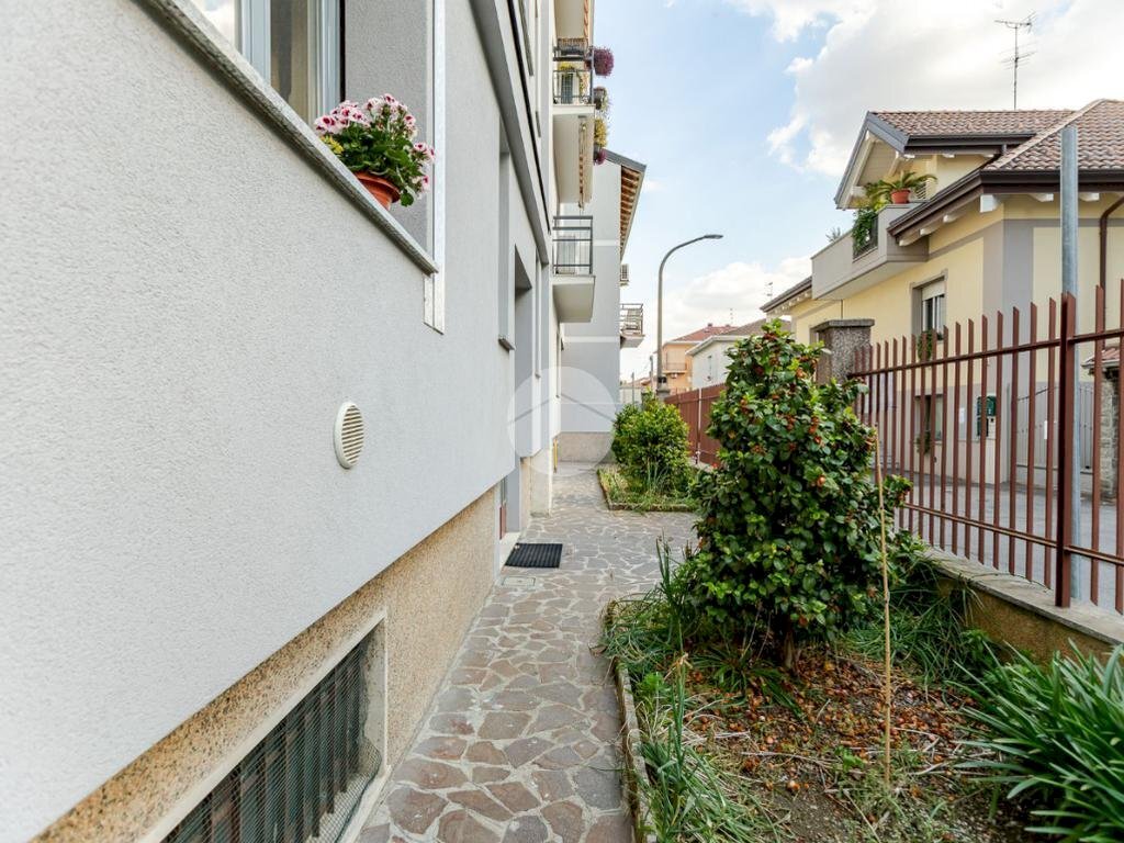 Two-room apartment Via Amatore Sciesa, Bollate - photo 2