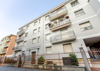 Two-room apartment Via Amatore Sciesa, Bollate - photo 1
