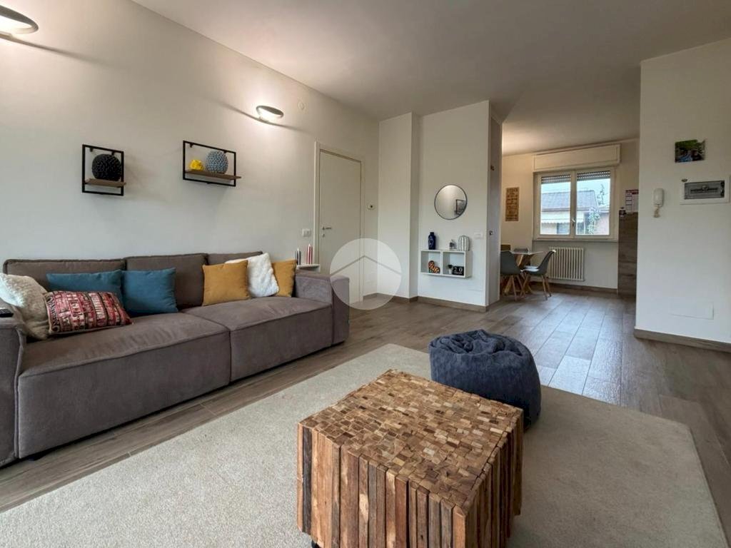 Three-room apartment Corso Europa, Pessano con Bornago - photo 1