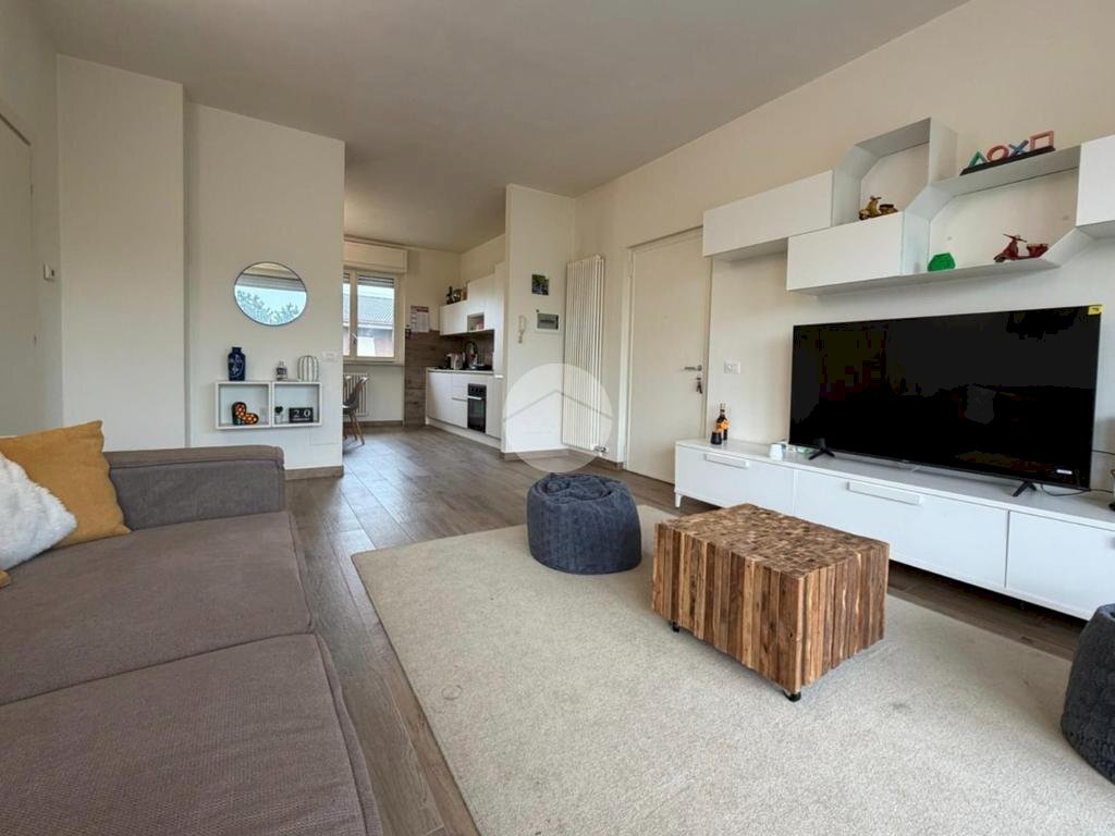 Three-room apartment Corso Europa, Pessano con Bornago - photo 2