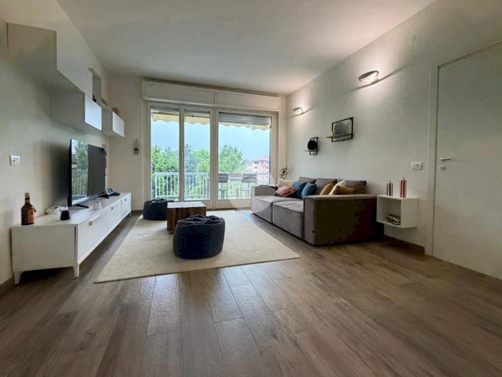 Three-room apartment Corso Europa, Pessano con Bornago - photo 3