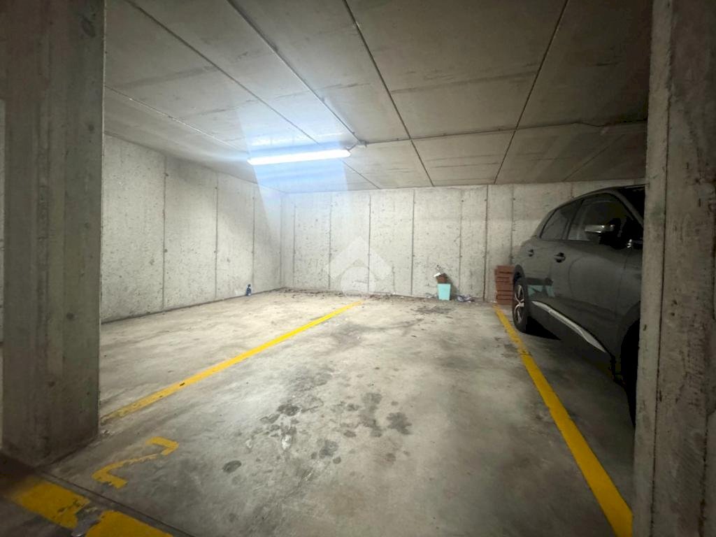 Parking space Via Montello, Rescaldina - photo 1