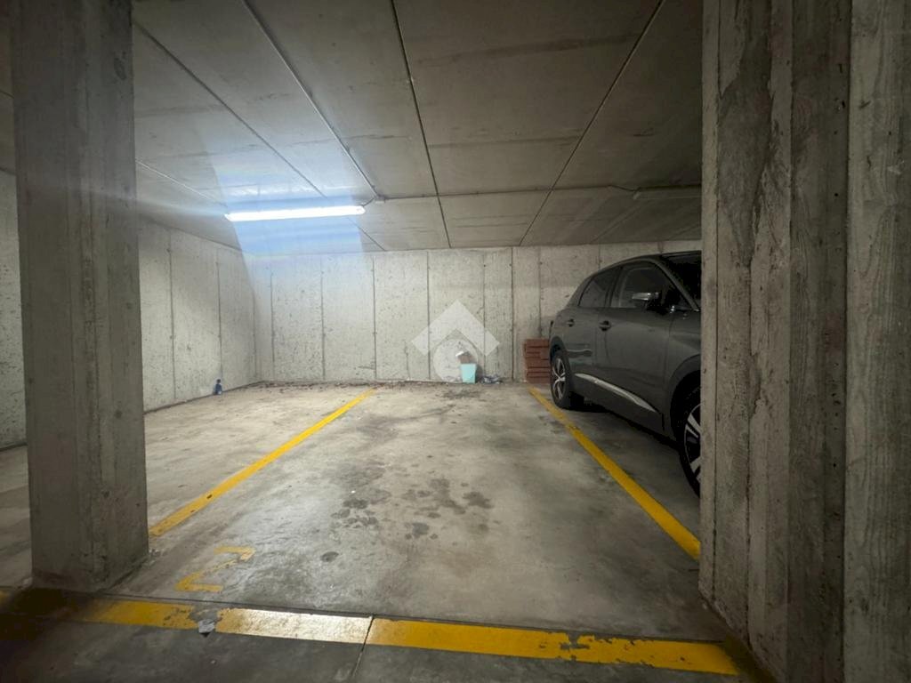 Parking space Via Montello, Rescaldina - photo 2