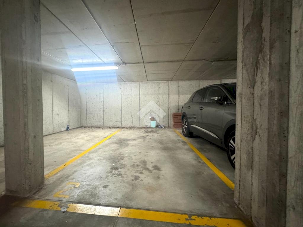 Parking space Via Montello, Rescaldina - photo 3