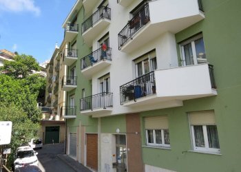 Three-room apartment Via Mario Preve, 21, Genova (neighborhood Castelletto) - photo 1