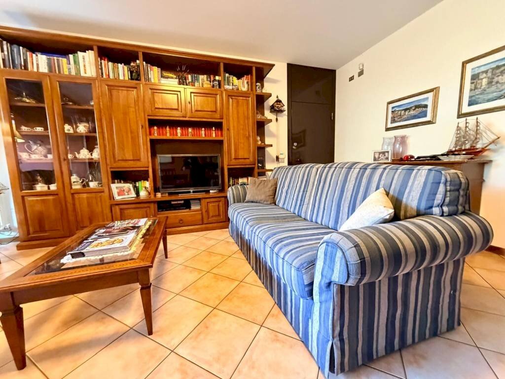 Three-room apartment hamlet Milano 3, Basiglio - photo 2