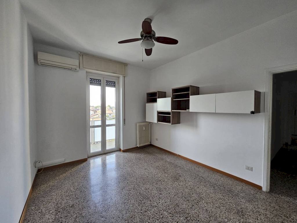 Two-room apartment strada Padana Superiore, Pioltello - photo 1