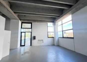 Shop via Don Giulio Carminati, Boltiere - photo 8