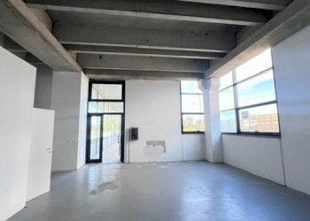Shop via Don Giulio Carminati, Boltiere - photo 9