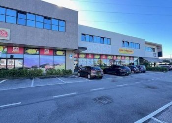 Shop via Don Giulio Carminati, Boltiere - photo 3
