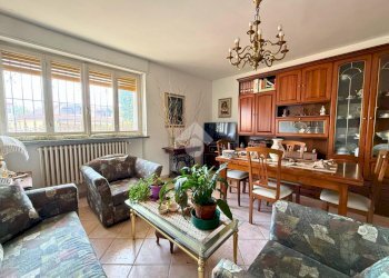 Three-room apartment Via Prarolo, Vercelli - photo 2