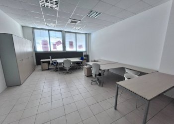 Foto 2 - Office Via Luigi Einaudi, Civitanova Marche - photo 2