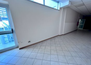 Foto 10 - Office Via Luigi Einaudi, Civitanova Marche - photo 10
