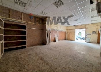Non correlato - Locale Commerciale Corso Secondigliano
178, Napoli - foto 2