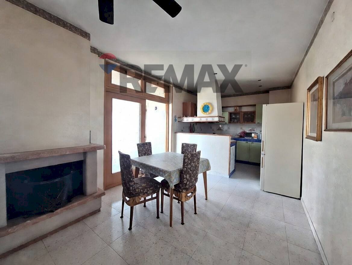Sala da pranzo - Quadrilocale Via Antonio Meucci
5, Casavatore - foto 2