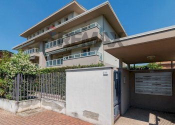 Edificio all\'aperto - Bilocale Via Pola
 
77, Caronno Pertusella - foto 1