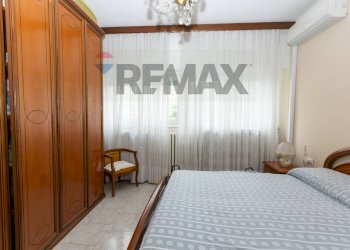 Camera da letto - Four-room apartment Via Togliatti
17, Locate di Triulzi - photo 27