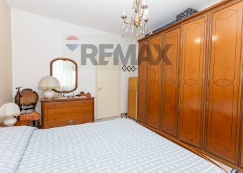 Camera da letto - Four-room apartment Via Togliatti
17, Locate di Triulzi - photo 29