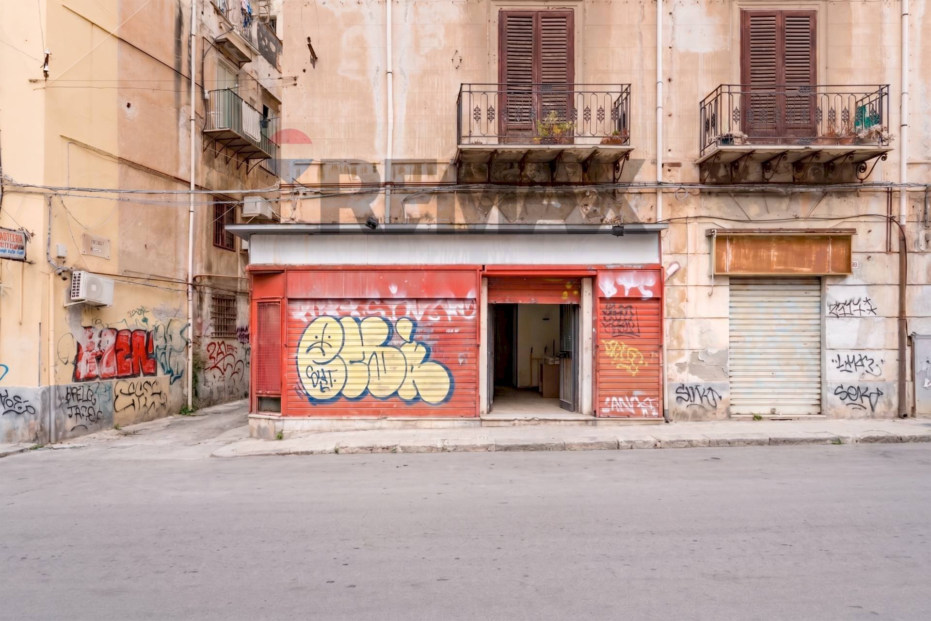 Edificio all\'aperto - Locale Commerciale Via Carini
39, Palermo - foto 2