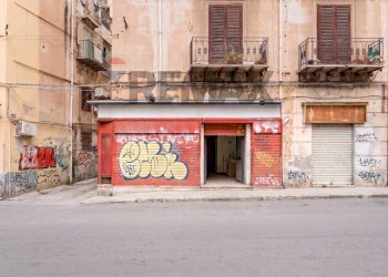Edificio all\'aperto - Locale Commerciale Via Carini
 
39, Palermo - foto 2
